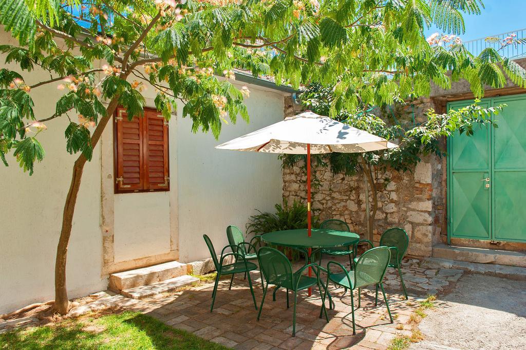 Dalmatian Garden - Free Parking - City Centre Šibenik Værelse billede